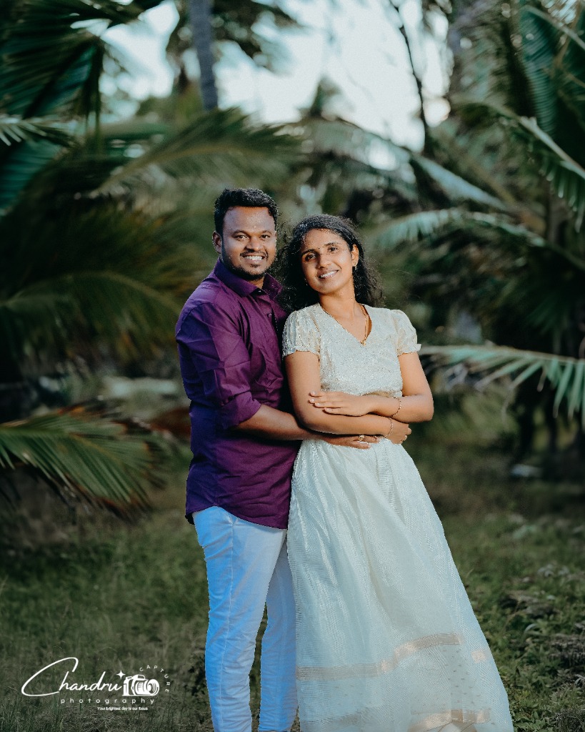 Outdoor Coconut Grove Couple Shoot - Chandru Capture Photography